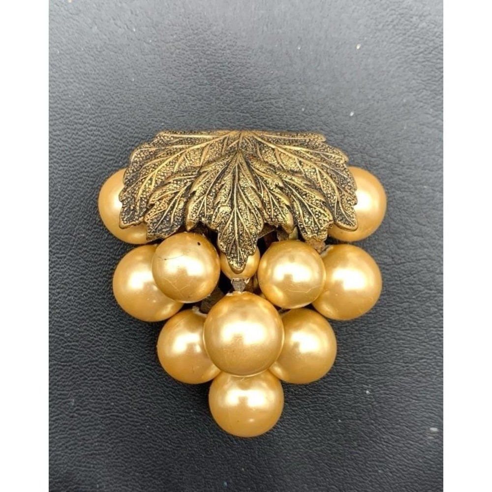 Vtg Gold Tone Faux Pearls Grape Cluster Leaves Fur Or Dress Décolletage Clip 30s